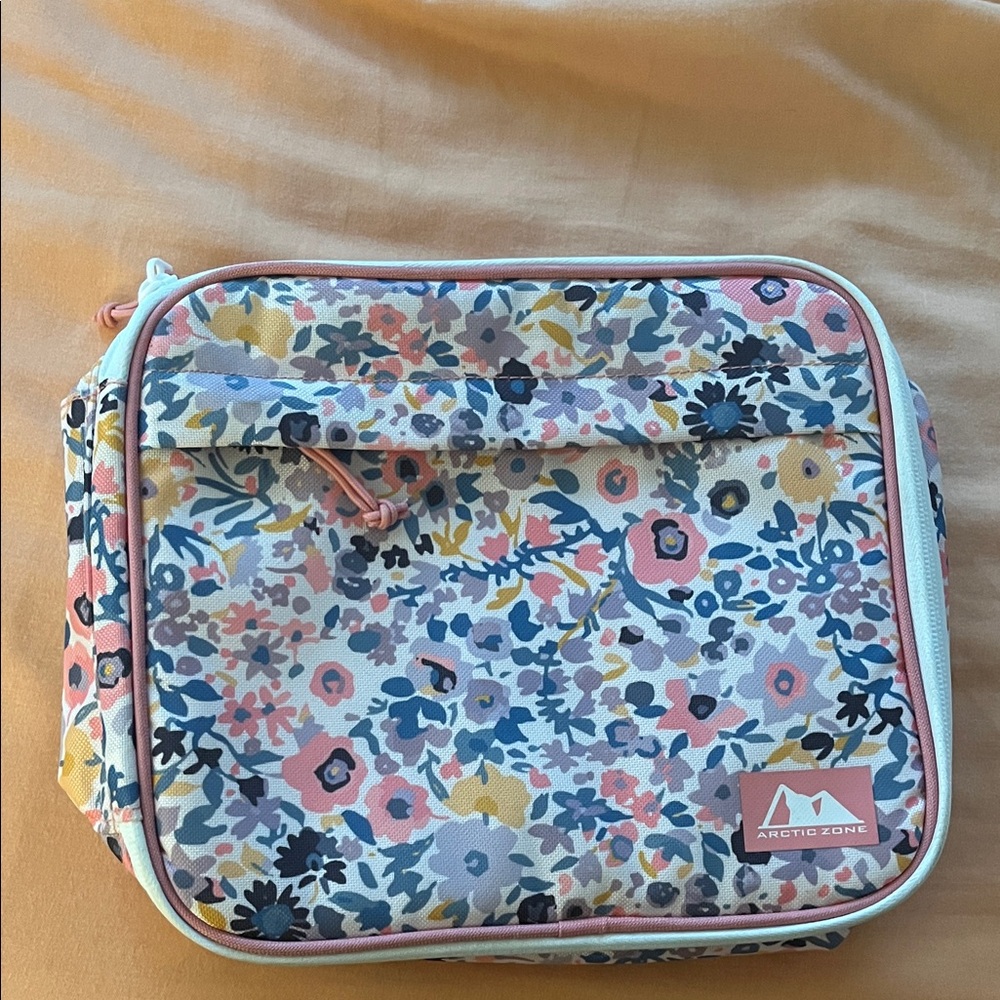 Artic zone lunchbox